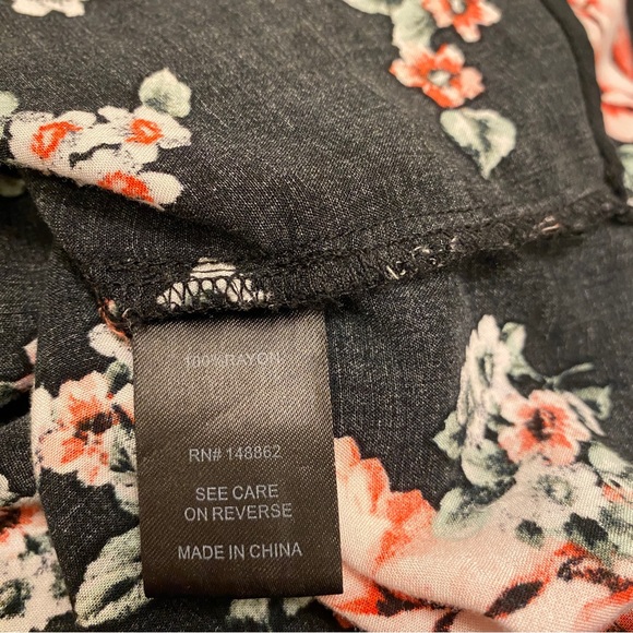 Torrid Womens Tunic 2 Black Floral Print Emma Babydoll Challis Button Front - Picture 4 of 5